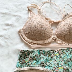 Wishlist | Strappy Lace Bralette and Undie